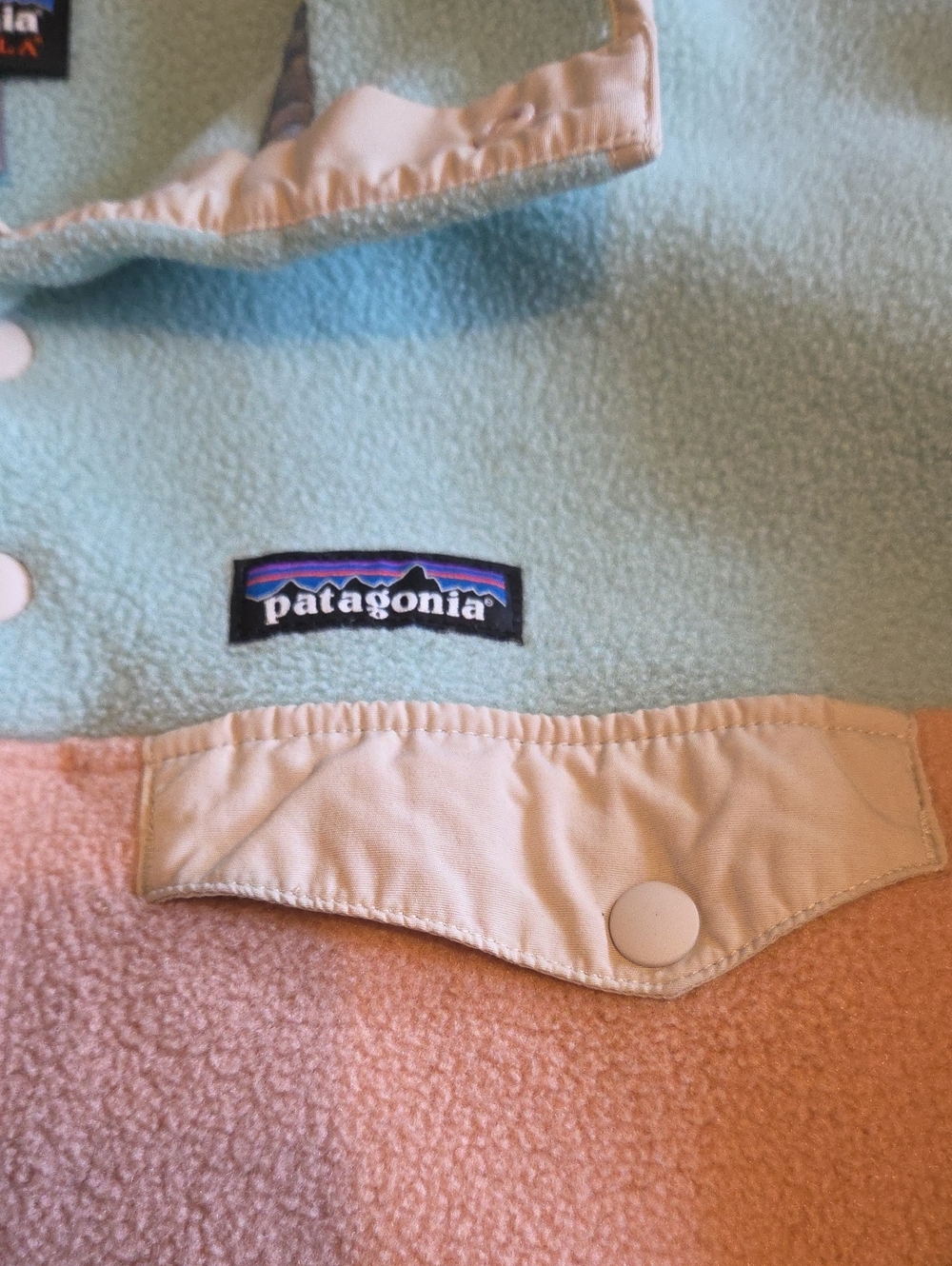 Patagonia Mint Green/Peach Lightweight Synchilla Snap-T Pullover. Size M - Picture 4 of 8